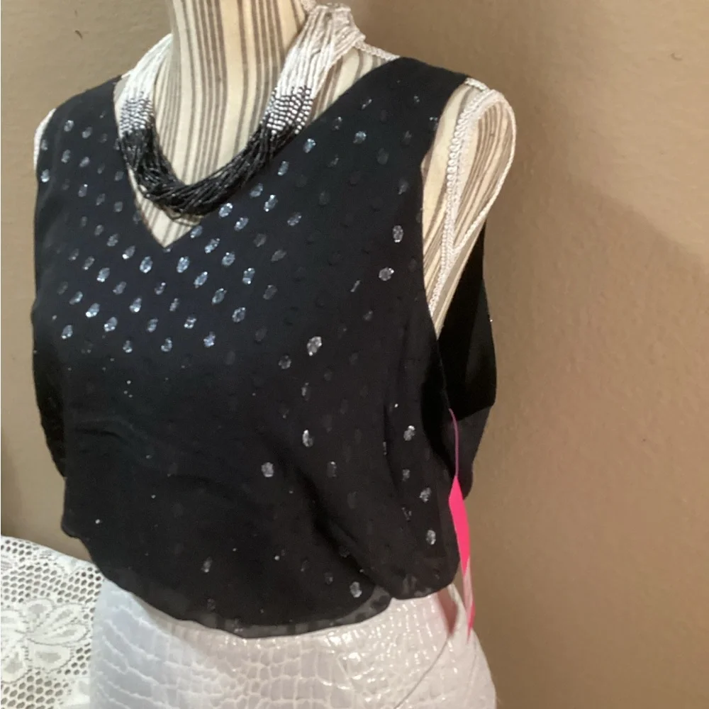 LILLY PULITZER FLORIN-SILK BLACK TOP. - Picture 2 of 15